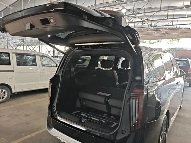 GAC Trumpchi M8 — Фото автомобиля 18