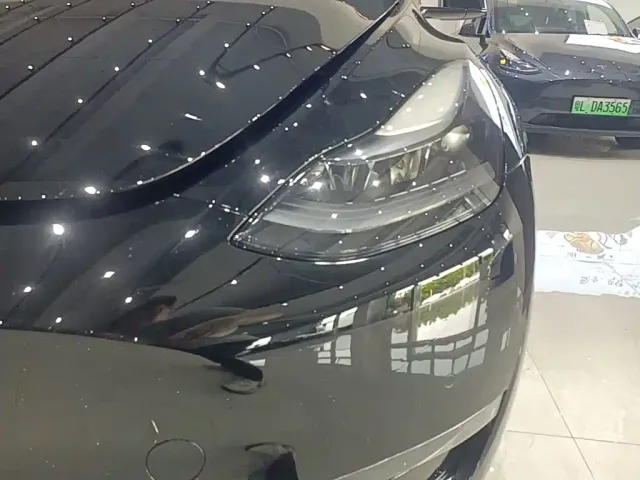 Tesla Model Y — Фото автомобиля 23