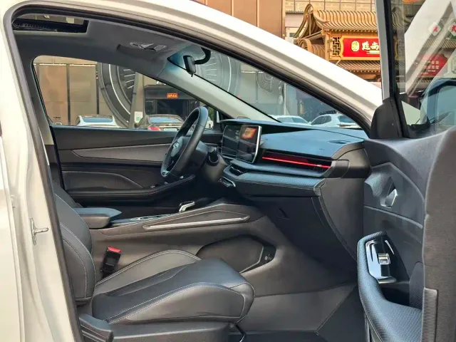 Geely Binrui — Фото автомобиля 11