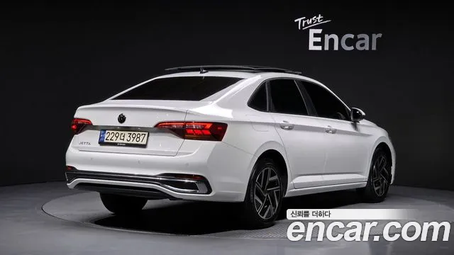 Volkswagen Jetta — Фото автомобиля 2