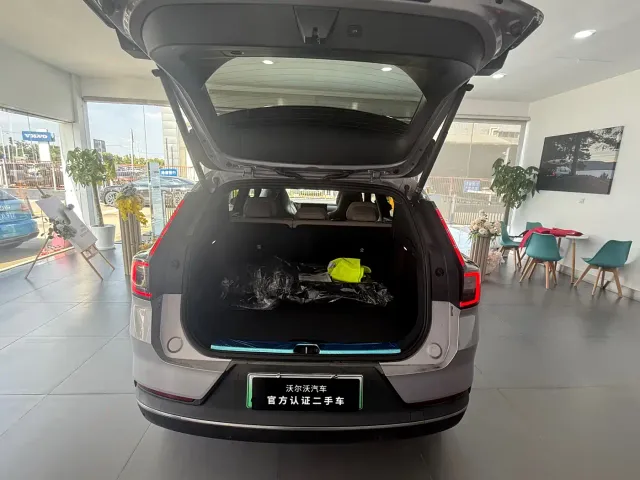 Volvo XC70 Plug-in Hybrid — Фото автомобиля 17