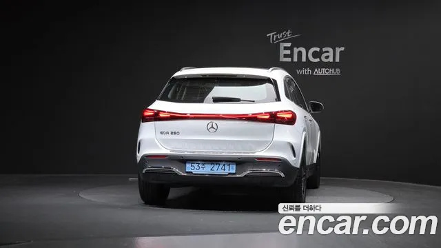 Mercedes-Benz EQA — Фото автомобиля 4