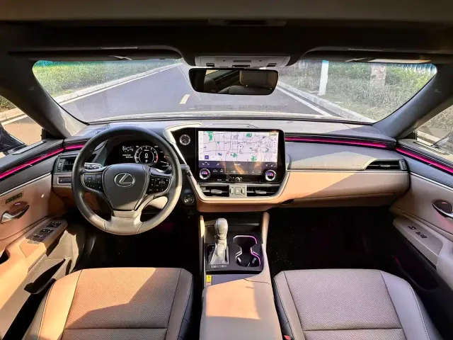 Lexus ES — Фото автомобиля 5