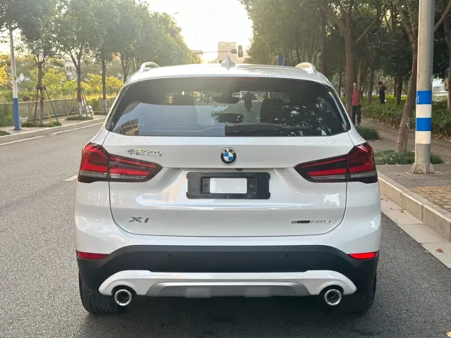 BMW X1 — Фото автомобиля 11