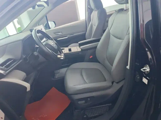 Toyota Granvia — Фото автомобиля 14