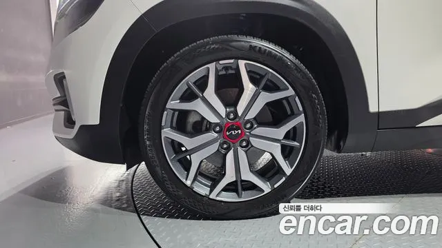 Kia Seltos Seltos Бензин 1.6 турбо 2WD — Фото автомобиля 5