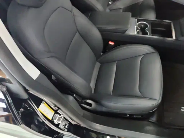 Tesla Model 3 — Фото автомобиля 24