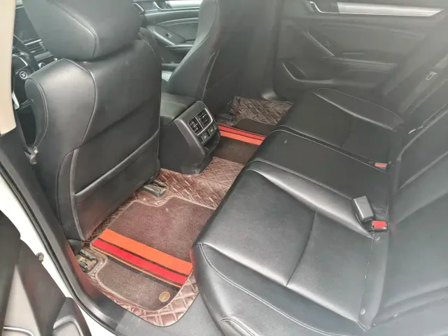 Honda Accord — Фото автомобиля 12