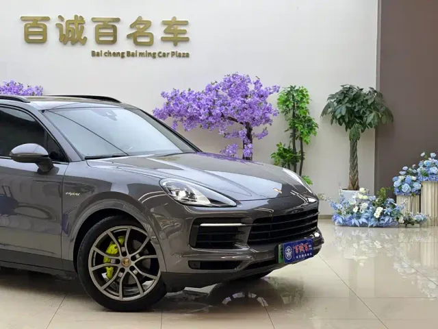 Porsche Cayenne — Фото автомобиля 5