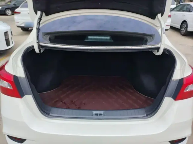 Nissan Sylphy — Фото автомобиля 18