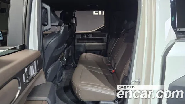 Kia Tasman Tasman 2.5T Бензин 4WD — Фото автомобиля 13
