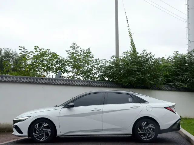 Hyundai Elantra — Фото автомобиля 7