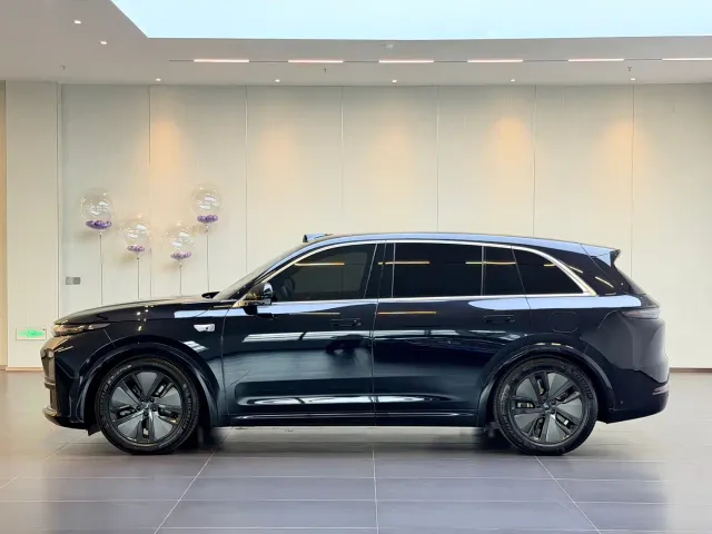 Li Auto L7 — Фото автомобиля 7