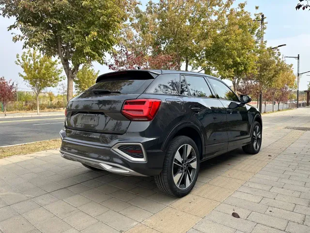 Audi Q2L — Фото автомобиля 9