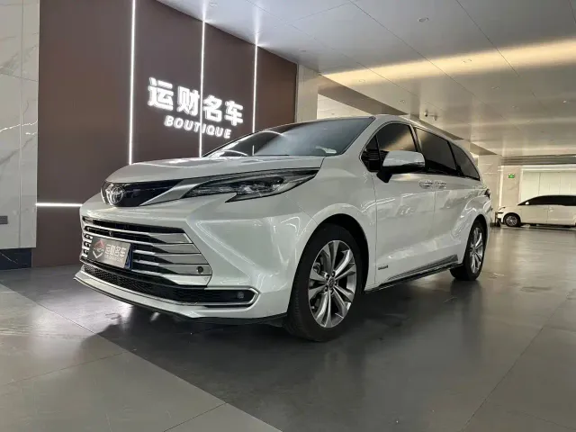 Фотография автомобиля — Toyota Sienna