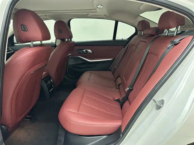 BMW 3 Series — Фото автомобиля 13