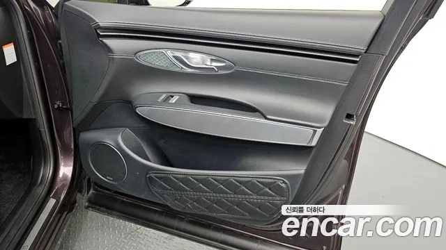 Genesis GV70 — Фото автомобиля 23