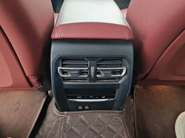 BMW i3 — Фото автомобиля 12