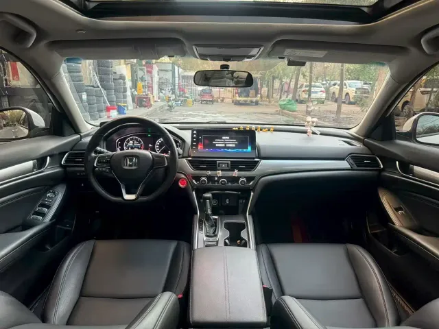 Honda Accord — Фото автомобиля 4