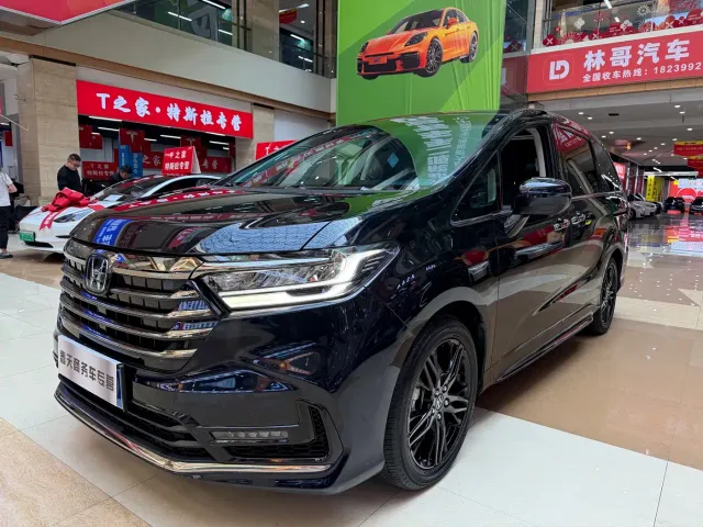 Honda Odyssey — Фото автомобиля 3