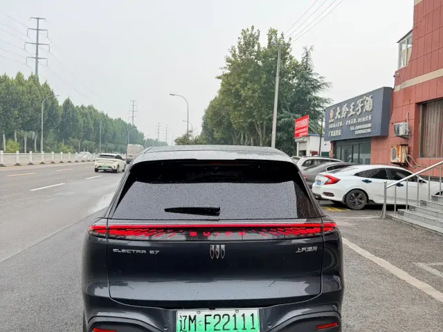 Buick Zhijing E7 — Фото автомобиля 4