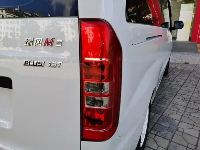 JAC Refine M3 — Фото автомобиля 7