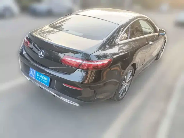 Mercedes-Benz E-Class — Фото автомобиля 2