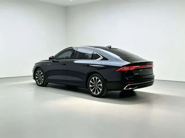 Lincoln Z — Фото автомобиля 10