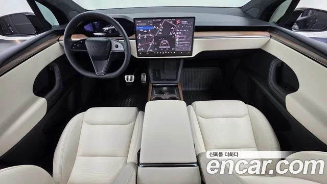 Tesla Model X — Фото автомобиля 7