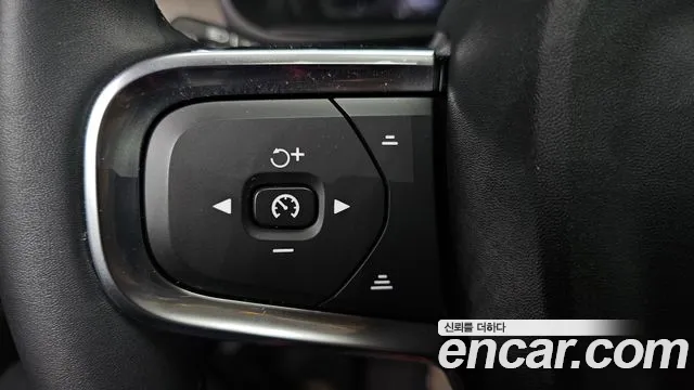 Вольво XC40 B4 Ultimate Bright — Фото автомобиля 15