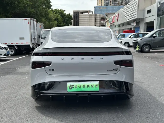 Xpeng P7 — Фото автомобиля 5