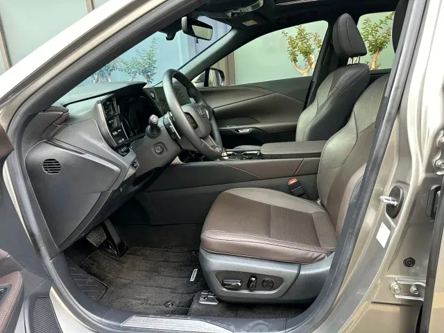 Lexus RX — Фото автомобиля 8