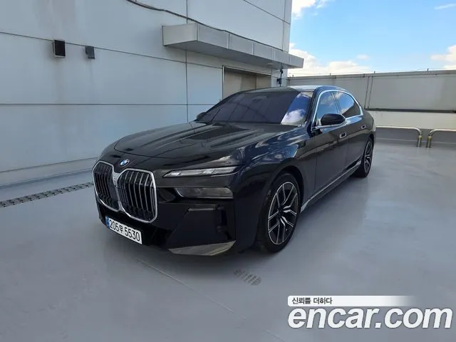 Фотография автомобиля — BMW 7 Series G70