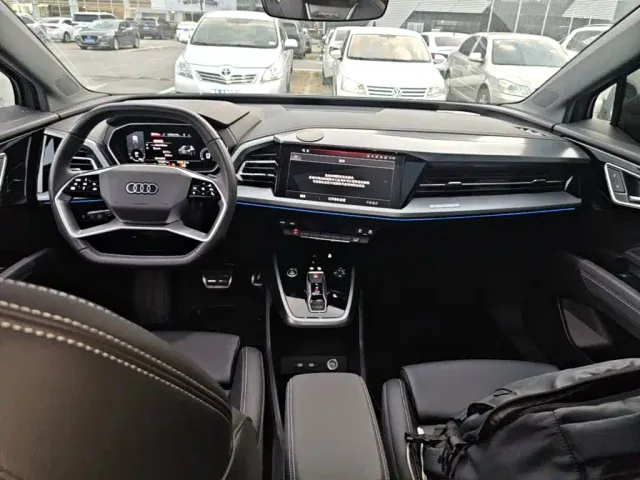 Audi Q4 e-tron — Фото автомобиля 9