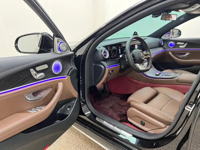 Mercedes-Benz E-Class — Фото автомобиля 14