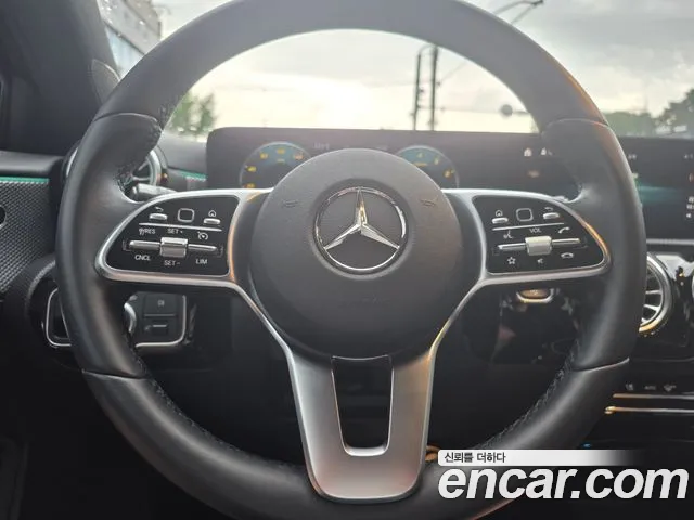 Mercedes-Benz A-Class W177 — Фото автомобиля 10