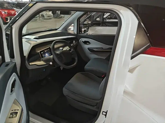 Wuling NanoEV — Фото автомобиля 16