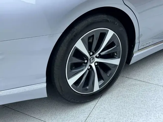 Lexus LS — Фото автомобиля 9