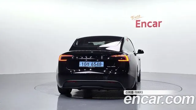 Tesla Model 3 — Фото автомобиля 3