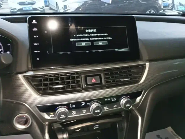 Honda Accord — Фото автомобиля 12