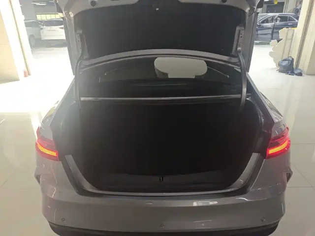 Geely Geometry G6 — Фото автомобиля 18