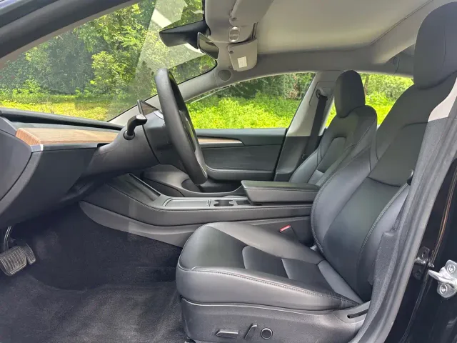 Tesla Model 3 — Фото автомобиля 7