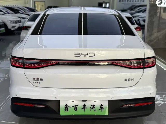 BYD Seal 05 DM-i — Фото автомобиля 9