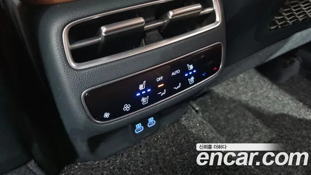 Genesis GV70 2.5T Бензин AWD — Фото автомобиля 18