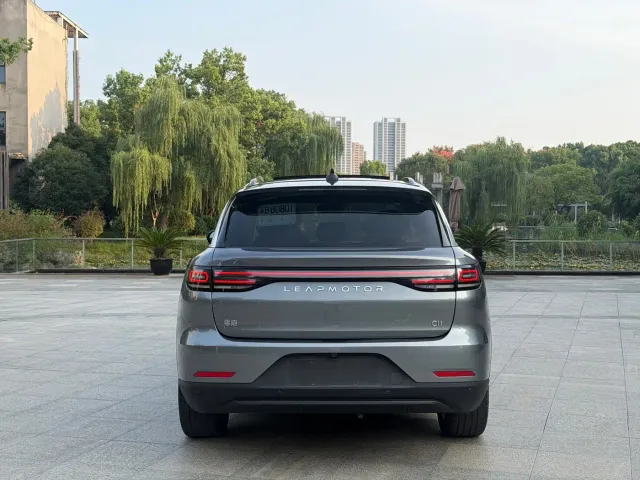 Leapmotor C11 — Фото автомобиля 16