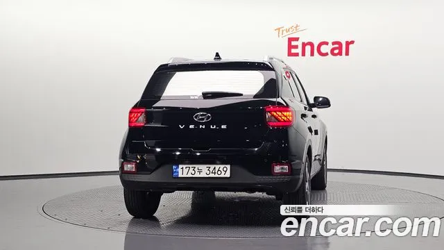 Hyundai Venue — Фото автомобиля 3
