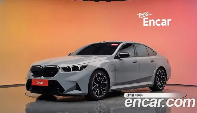 Фотография автомобиля — BMW M5 G90
