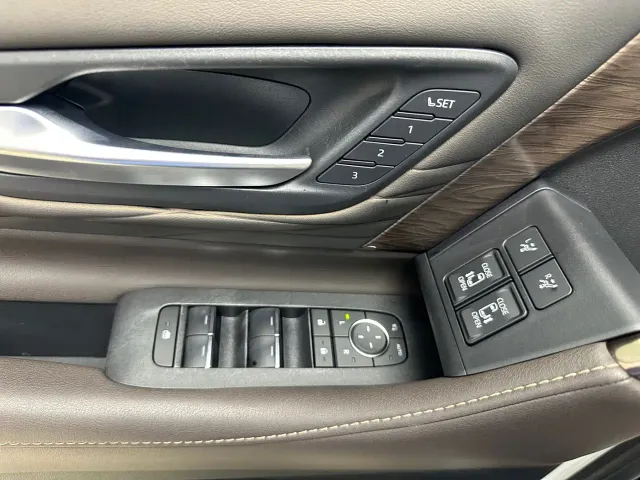 Toyota Alphard — Фото автомобиля 13