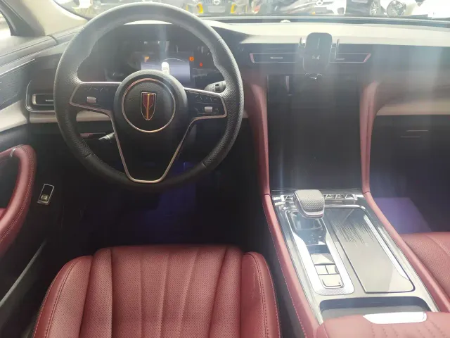 Hongqi H5 — Фото автомобиля 5