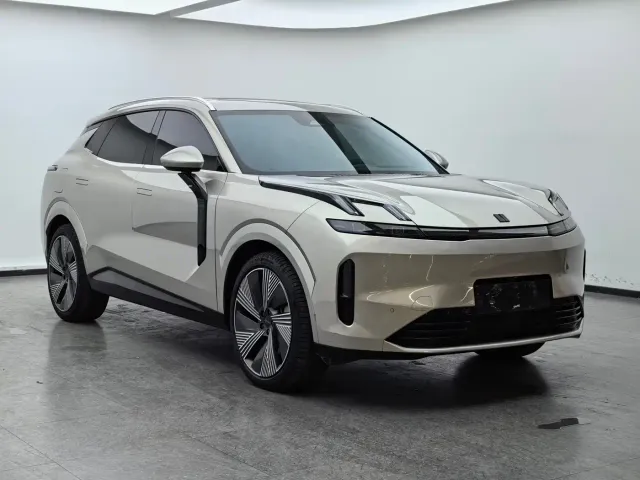 Lynk & Co 08 EM-P — Фото автомобиля 3